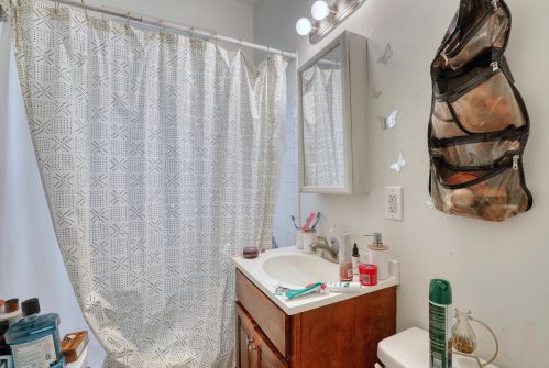 136 1 St, Milwaukee WI 53207-0014 exterior