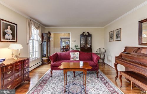 11 Todmorden Dr, Media PA 19086-6727 exterior