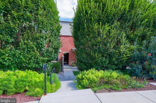 22 Lemon St, Lancaster, PA 17602-4918