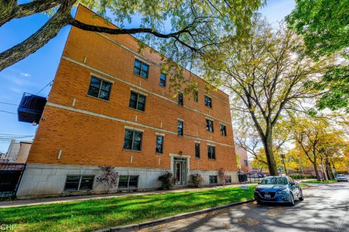 3756 Leland Ave, Chicago IL 60625-6768 exterior