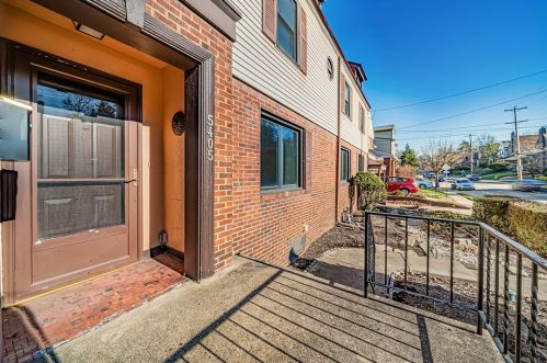 5405 Bartlett St, Pittsburgh, PA 15217-1527