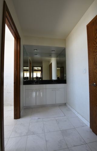 6800 Minnetonka Ave, Chicago IL 60646-1518 exterior