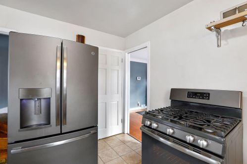 1349 6 St, Saint Paul MN 55106-4801 exterior