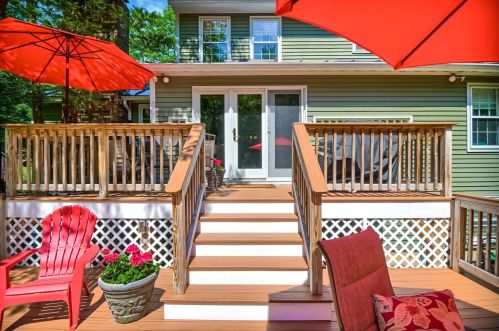 14 Laurel St, Concord NH 03301-3646 exterior