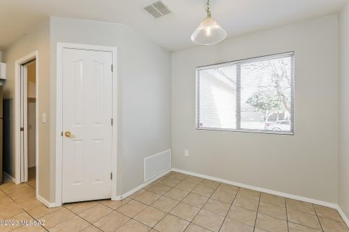 6895 Quailwood Way, Tucson AZ  85757-6920 exterior