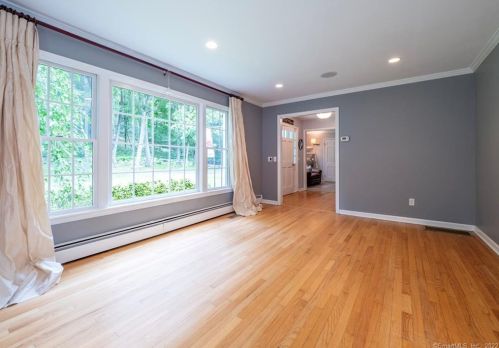 76 Ruscoe Rd, Wilton CT 06897-1425 exterior