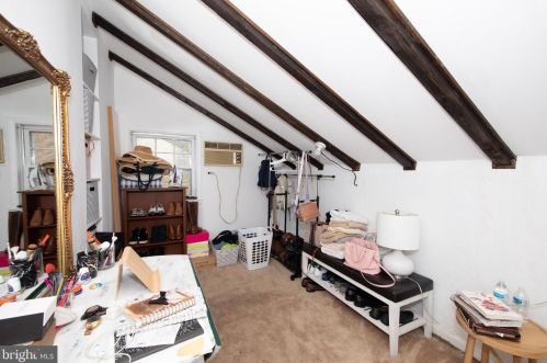 2367 Vly Rd, Huntingdon Valley PA 19006-6007 exterior