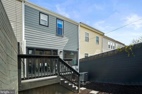 3210 Park Pl, Washington DC  20010-2529 exterior