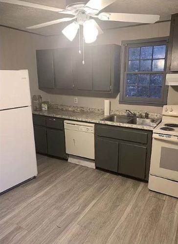 1756 Lisbon Dr, Atlanta GA  30310-4733 exterior