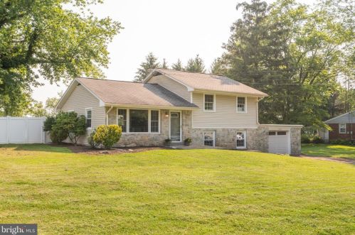 1855 Cedarville Rd, Pottstown, PA 19465-8057