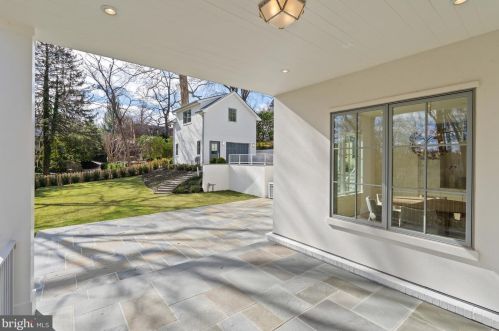 4526 Hawthorne St, Washington DC 20016-3570 exterior