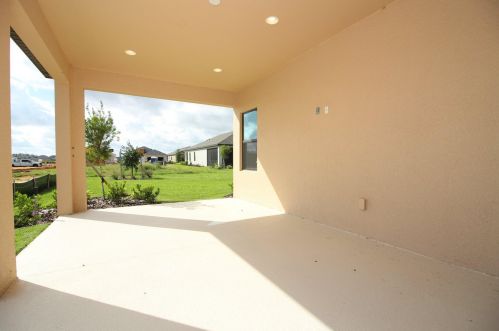 9513 Royal Poinciana Dr, Fort Pierce FL 34987-2514 exterior