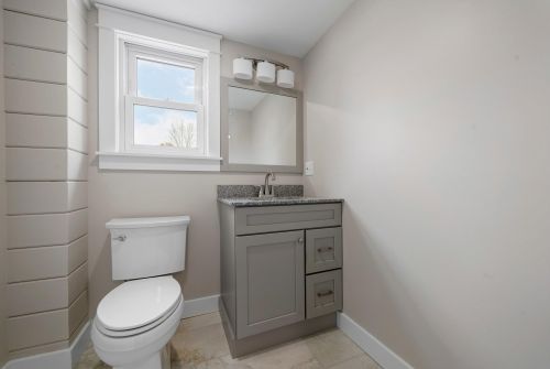 70 Stone St, Concord NH  03301-2765 exterior