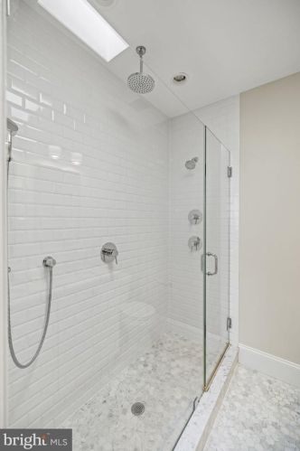 1213 F St, Washington DC  20002-6313 exterior