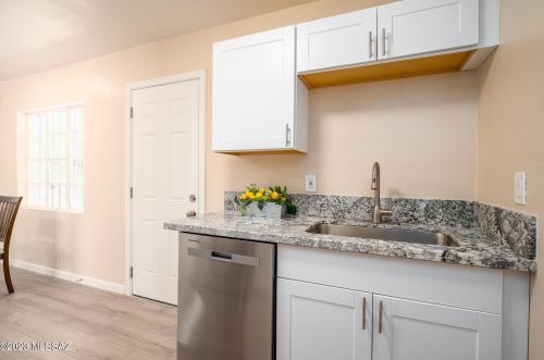 2617 Coconino Vis, Tucson AZ  85713-4002 exterior