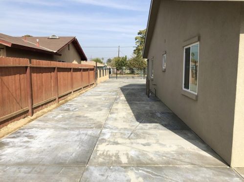 919 Southgate Dr, Bakersfield CA 93304-5150 exterior