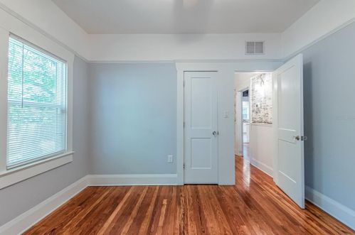 905 Cayuga St, Tampa FL 33603-4216 exterior