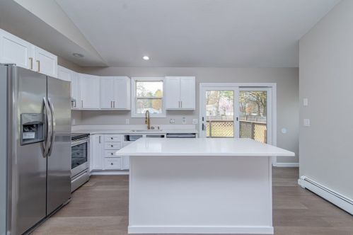 105 Joan St, Springfield MA  01129-1533 exterior