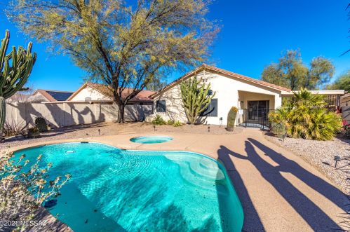 8483 Cantora Way, Tucson AZ 85743-5005 exterior