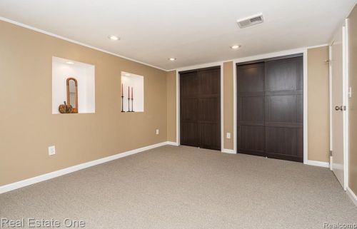 282 1st St, Rochester MI 48307-2600 exterior