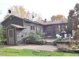 5 Pineview Dr, Dover, NH 03820-4622