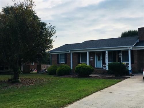 2202 Whitworth Rd, Flay, NC 28021-9046