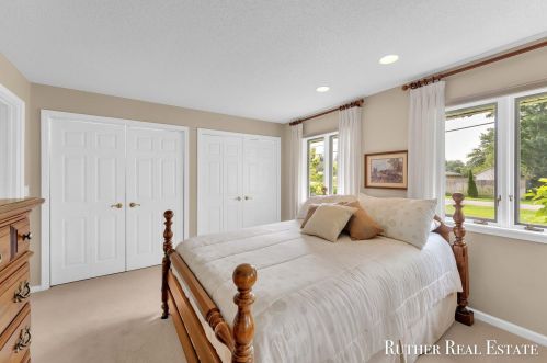 2112 Emens Dr, Meskegon MI 49444-4445 exterior