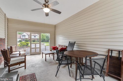 9208 Frst Hvn Dr, Alexandria VA 22309-3216 exterior