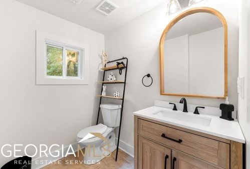 1666 Connally Dr, Atlanta GA 30344-1166 exterior