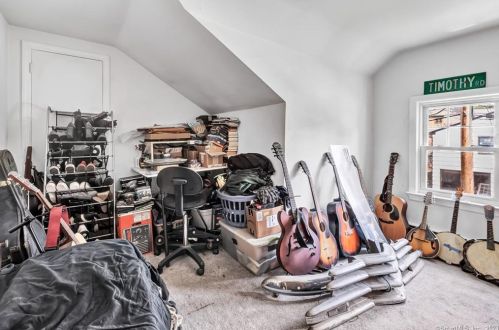 291 Rowayton Ave, Norwalk CT 06853-1628 exterior