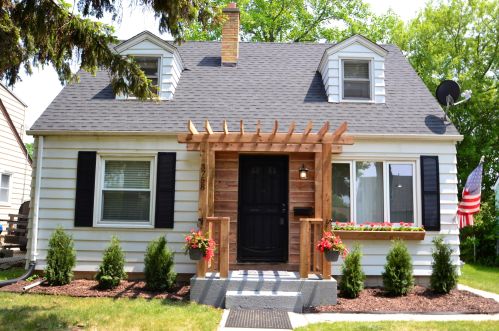 3758 98th St, Milwaukee, WI 53222-2414