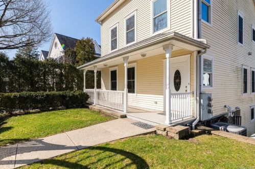 206 Milbank Ave, Greenwich CT 06830-6617 exterior