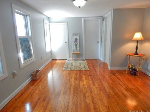 62 Pearl St, Seymour CT 06483-3709 exterior