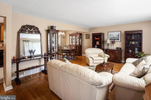 94 Darrah Ln, Trenton, NJ 08648-3148