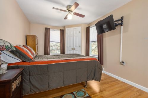 15 Ayers Ln, Dover NH 03820-4643 exterior