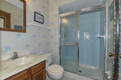 4917 Imperial Cir, Milwaukee WI 53220-4627 exterior