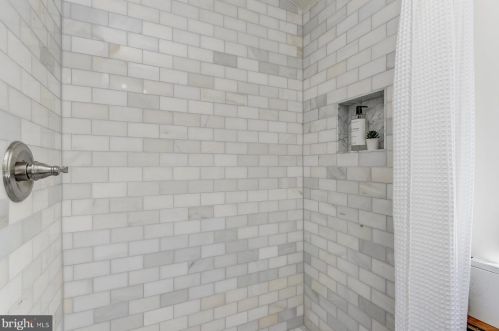 3912 Blackthorn St, Bethesda MD 20815-5056 exterior