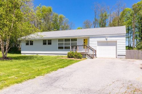 16 Barnes Dr, Poughkeepsie, NY 12603-1501