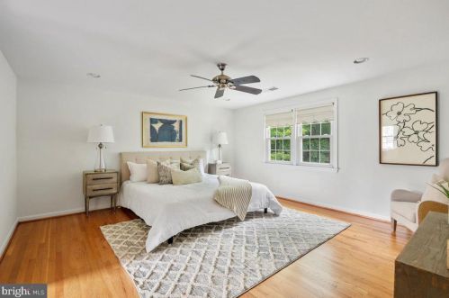 1111 Fallsmead Way, Rockville MD 20854-5549 exterior