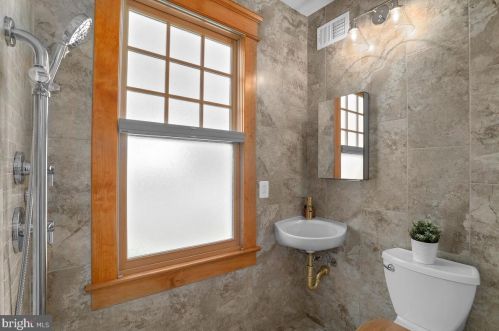 7105 Carroll Ave, Silver Spring MD 20912-4637 exterior