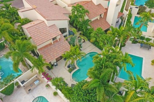 49 Las Brisas Way, Naples FL 34108-8295 exterior