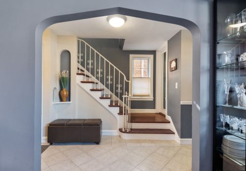 6215 Leona Ave, Chicago, IL 60646-4829