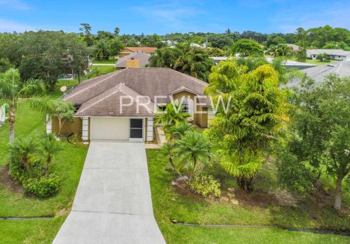 1689 Gemini Ln, Fort Pierce, FL 34984-3657