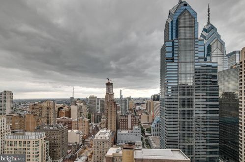 111 15th St, Philadelphia PA  19102-2625 exterior