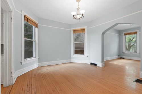 3341 Hamilton Ave, Chicago IL 60608-6036 exterior