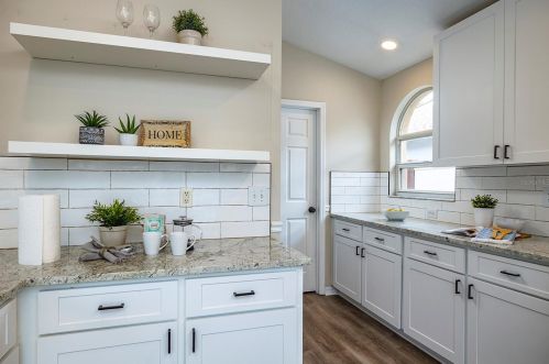 8820 Cypress Hammock Dr, Tampa FL 33614-1952 exterior