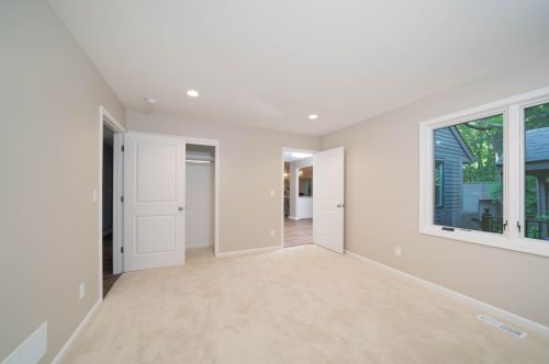 919 Essex Cir, Kalamazoo MI 49008-2349 exterior