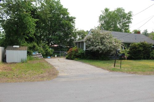 15 Donovan St, Concord, NH 03301-2616