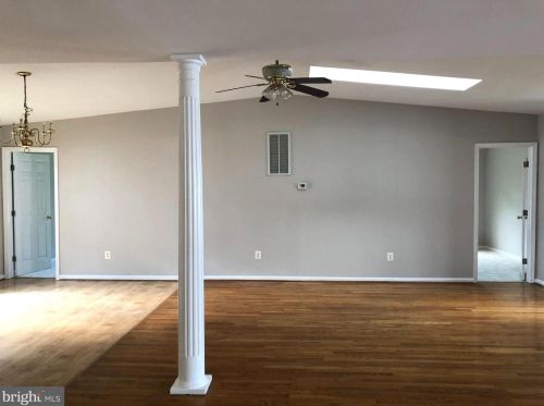 438 Mcarthur Dr, Rockville, MD 20850-1580