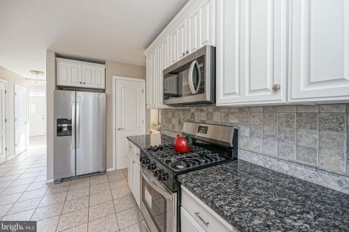 317 Kraft Ct, Camden NJ 08107-1075 exterior